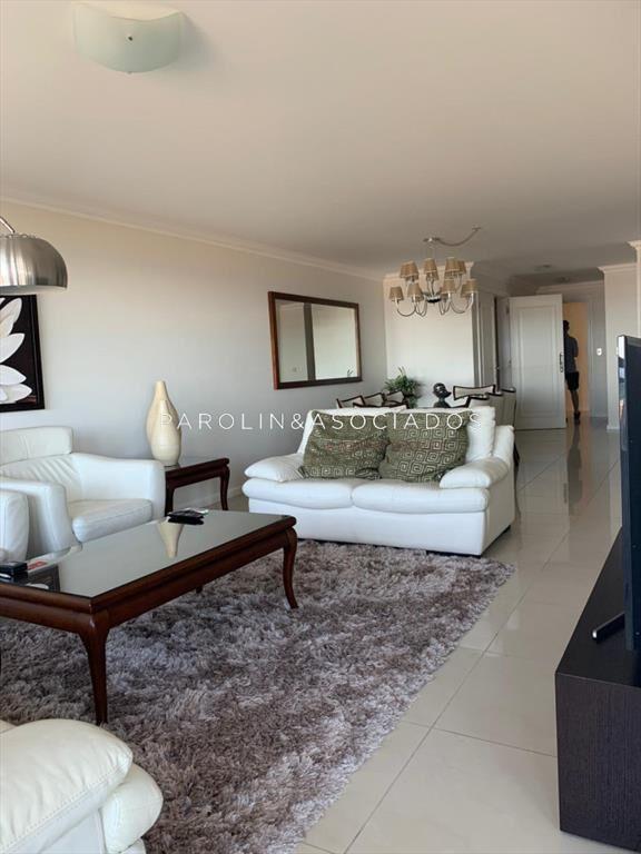 Hermoso apartamento en venta con agradable vista.