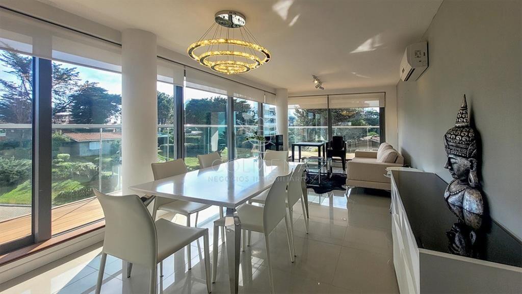 Apartamento de 2 dormitorios en venta en Punta