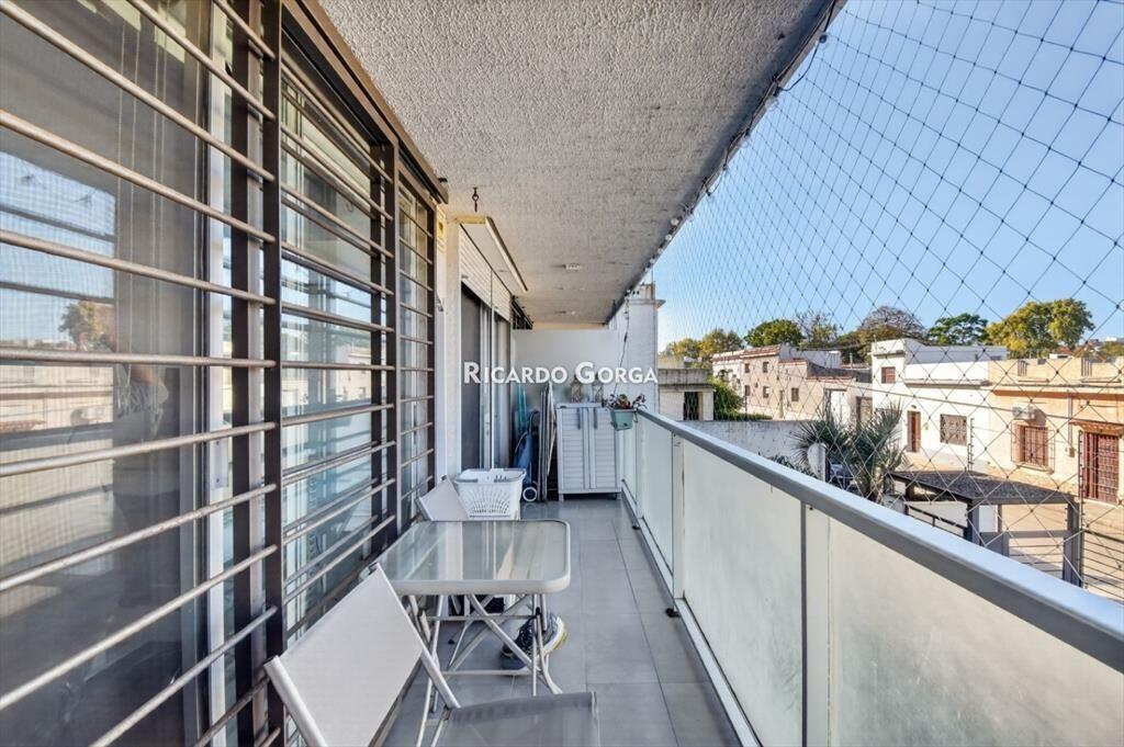 Hermoso Apartamento de 3 dormitorios, 2 baños y 2 cocher...