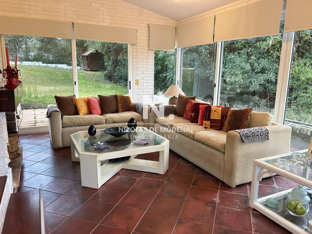 Casa en Venta de 4 dormitorios en Jardines de ,