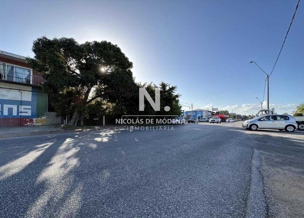 Venta de Lote con casa, ZONA COMERCIAL, en