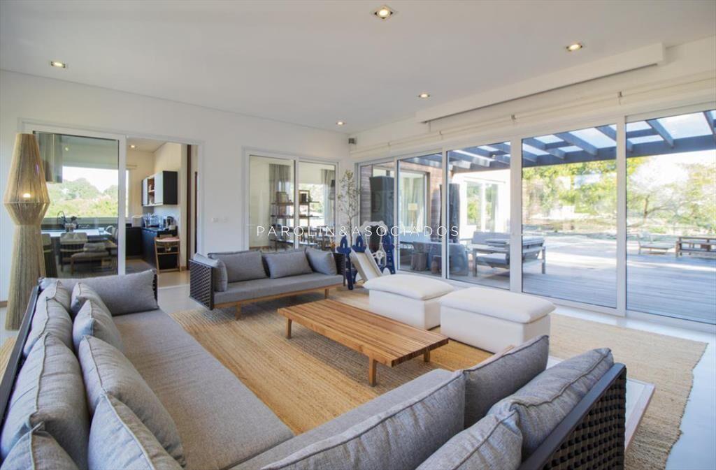Casa en Venta de 3 Dormitorios en Laguna Escondida
