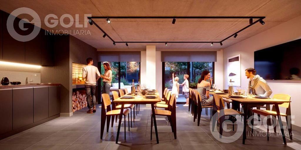 Venta apartamento de 2 dormitorios con amplia terraza en Tr