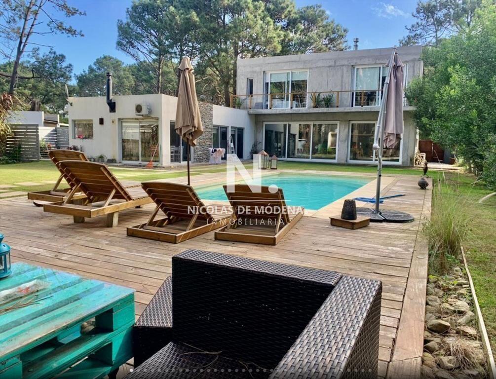 Se vende casa en Montoya, La Barra en impecable