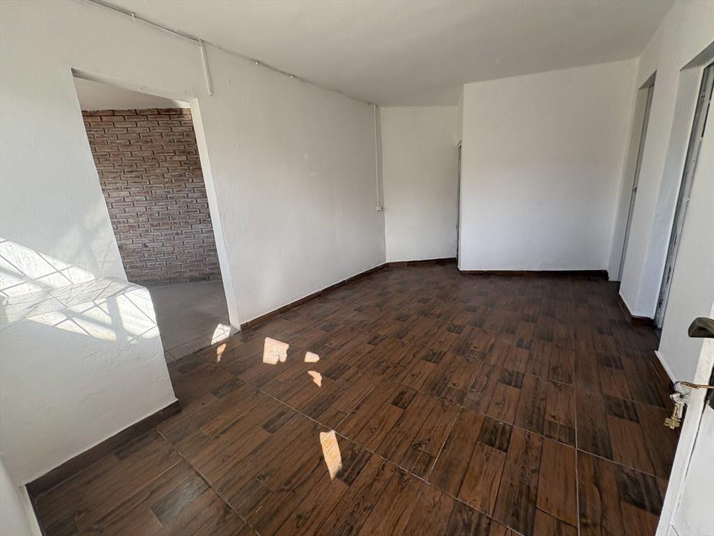 Alquiler - Casa con dos dormitorios, parrillero y patio en N