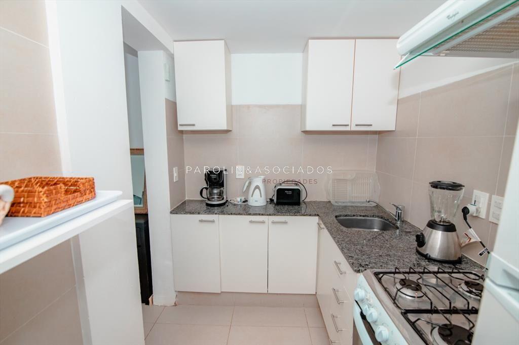 Alquiler temporario de apartamento de planta baja con salid