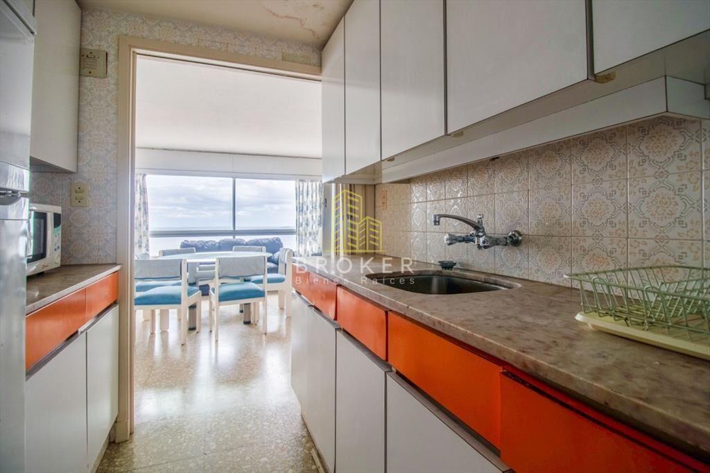 Venta de apartamento de tres dormitorios en Punta