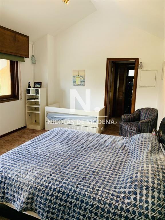 Casa en venta en zona residencial.