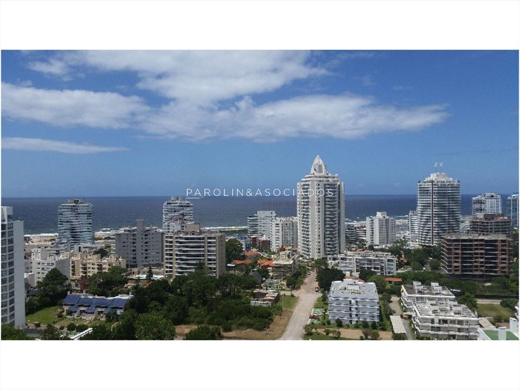 Apartamento en venta en Torre Ocean Drive, Punta