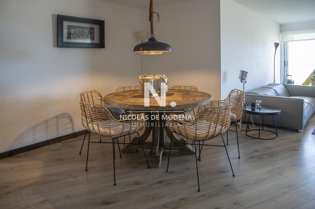 Espectacular departamento en Playa Mansa de 3 dormitorios f