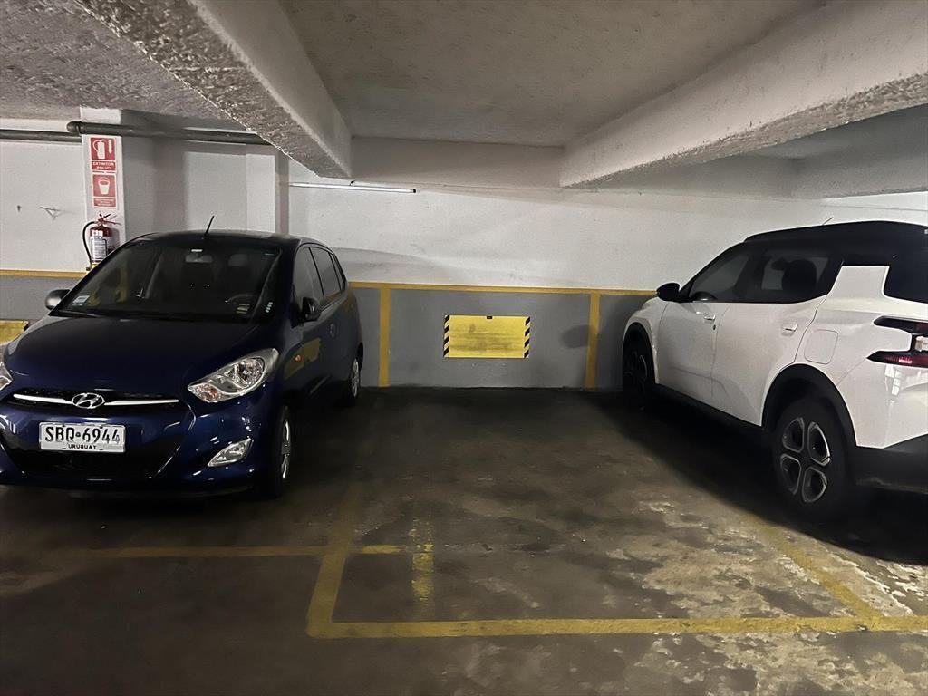 Apartamento DE 114 MTS2 EN POCITOS A 1 CUADRA DE LA RAMBLA