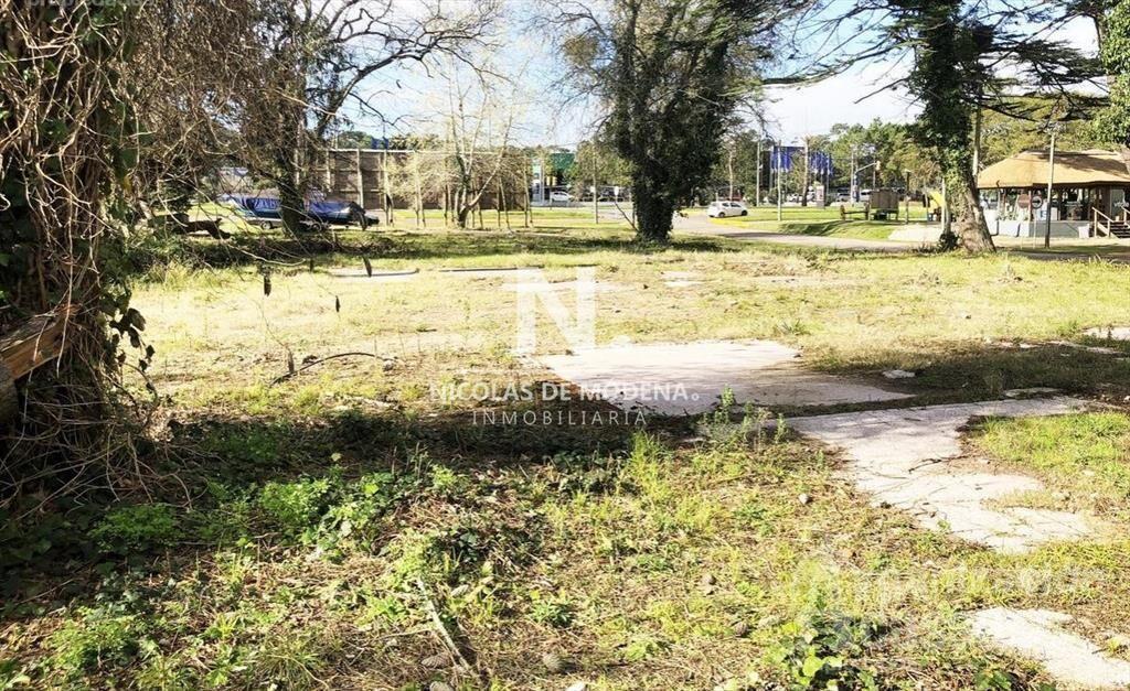 EXCELENTE LOTE EN ESQUINA. IDEAL INVERSIÓN / !!!