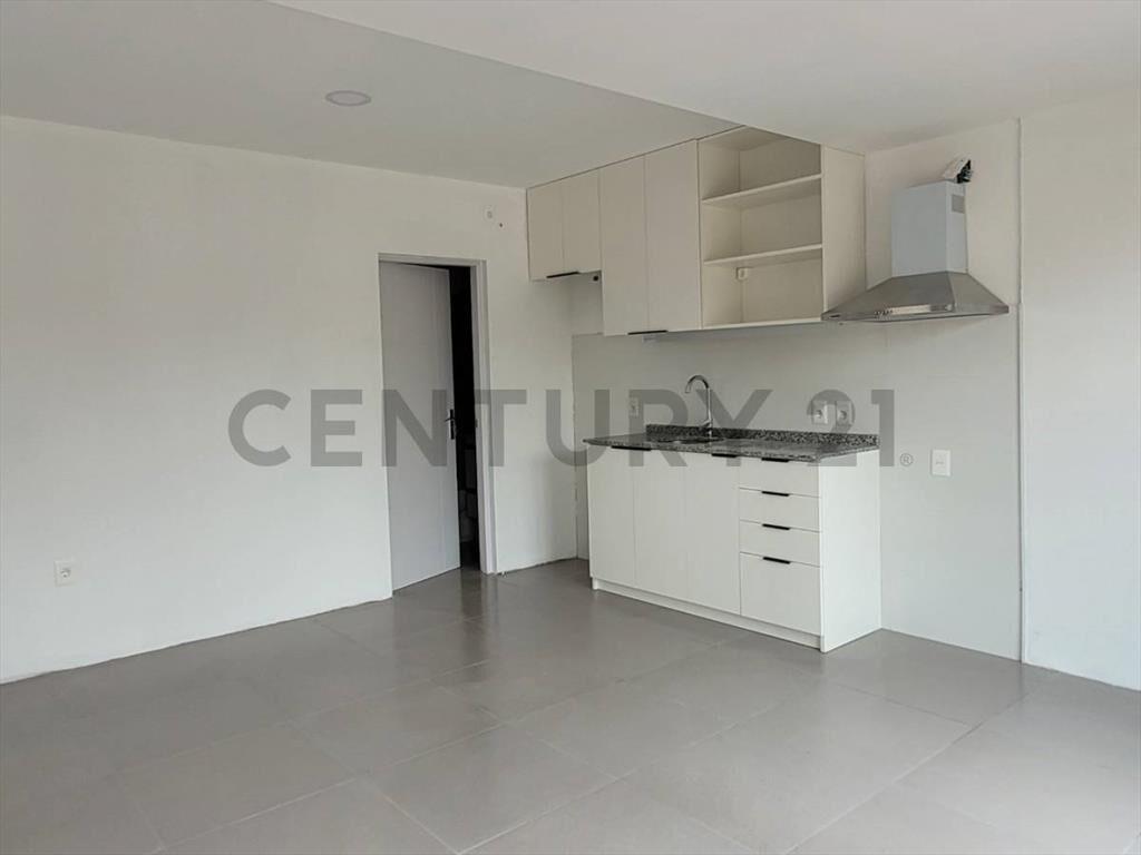 ALQUILER APARTAMENTO TIPO CASA, 2 DORMITORIOS, JARDÍN ANT...