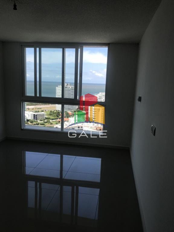 Apartamento en Torre One II. Al frente. unidad de