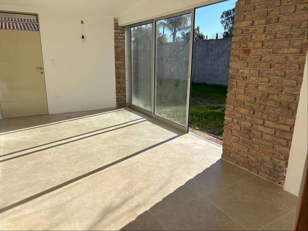 A METROS DE AV. GESTIDO 2 dormitorios 2 baños Solymar Alqui