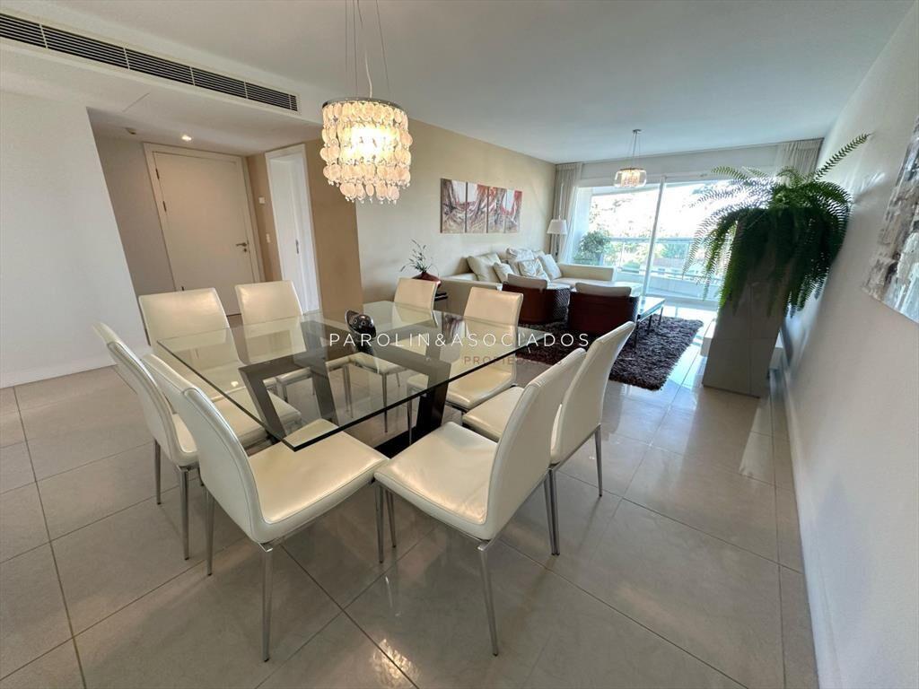 Apartamento en Venta de 2 dormitorios + de en ,