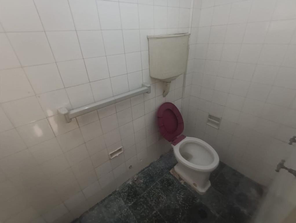 Mercedes y Yaguarón, amplio, balcón, vacío. Consulte.