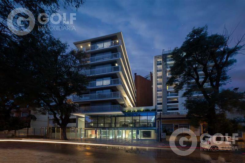 Venta apartamento de 1 dormitorio con cochera en Punta Carr