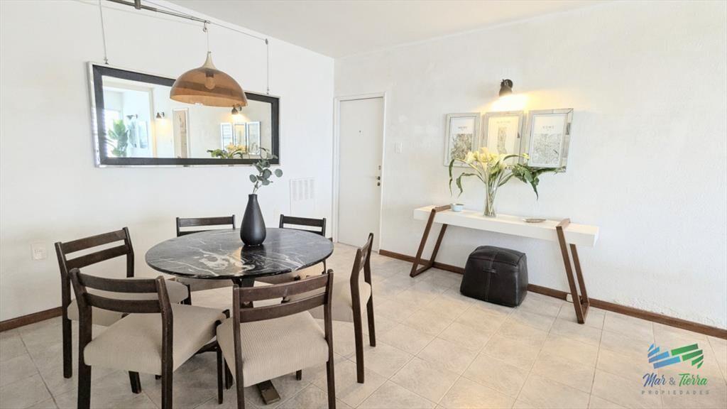 En venta apartamento 2 dormitorios con vista al mar y puert