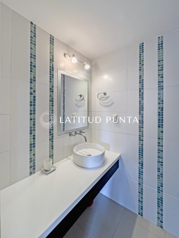 Apartamento en Brava, 2 dormitorios y parrillero