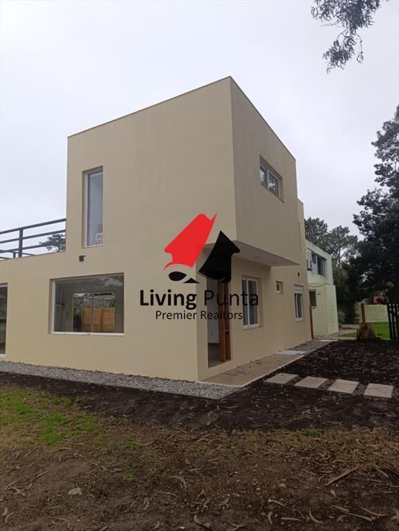 Casa a estrenar en venta - Pinares - Punta del