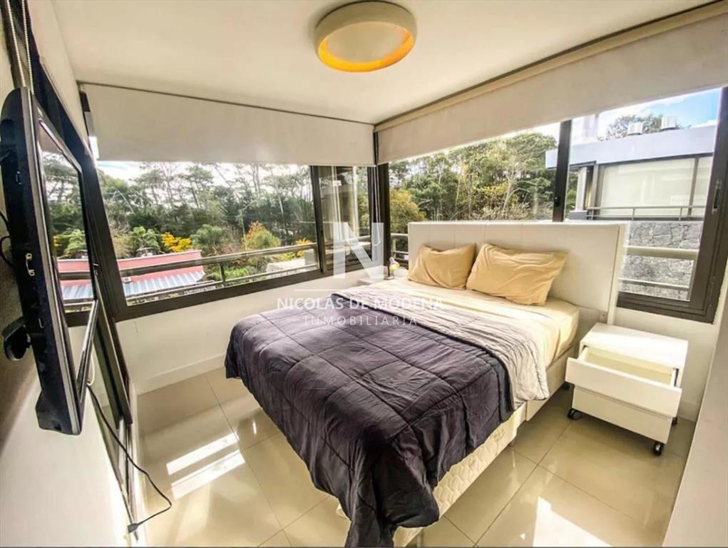 Departamento de 2 dormitorios en venta, Punta del