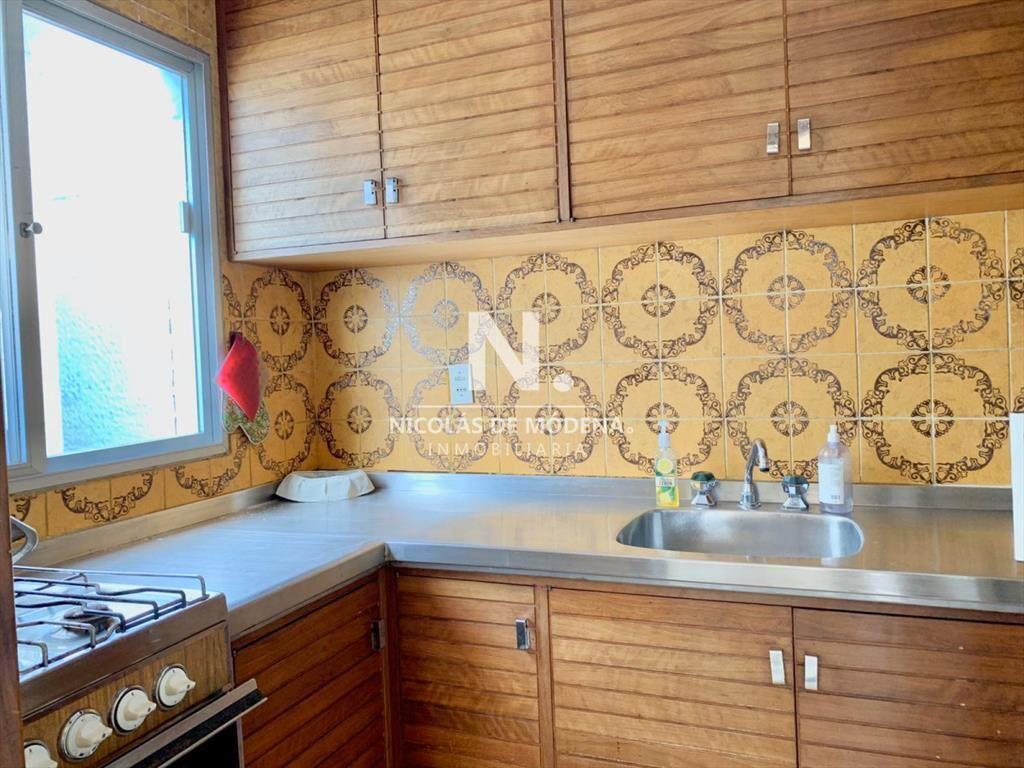 Apartamento de tres dormitorios En Venta. Península, a met