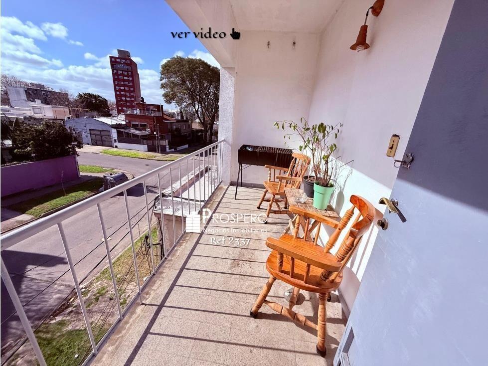 2337/1 venta apto 2 dorm Parque Batlle c/balcon