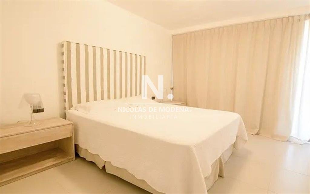 Venta departamento 3 dormitorios y dependencia en