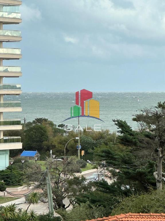 A pasitos del mar!