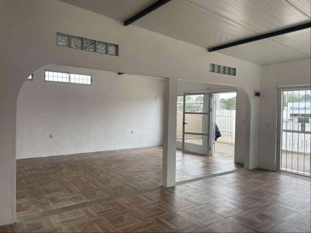 Alquiler anual de local comercial en Las Toscas sobre la Ru