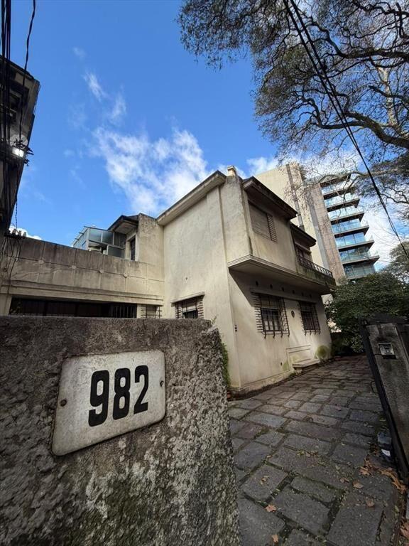 Venta Casa Pocitos imponente Casona Casa en Padron Unico
