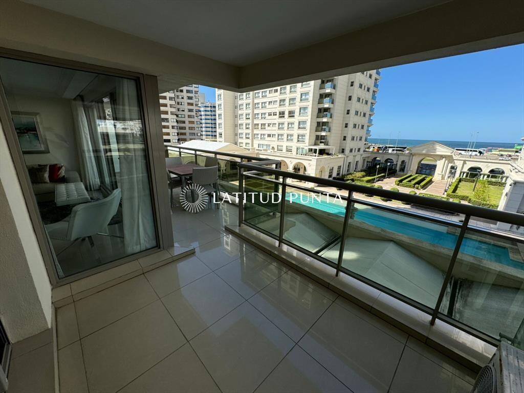Apartamento 3 dormitorios en suite. Brava