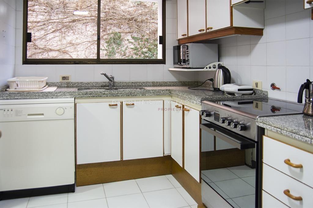 Apartamento de 4 dormitorios en venta con vista