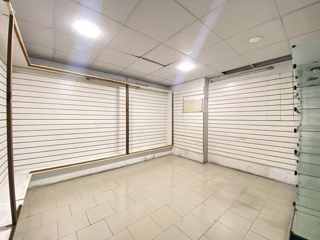 Local Comercial en Alquiler en 18 de Julio y cuareim. plaza