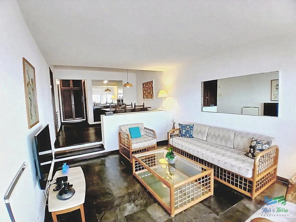 Venta de apartamento sobre playa Brava 1 en 2