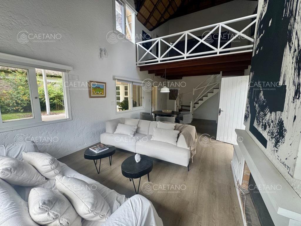 Venta Casa 3 dormitorios + dependencia. RincÃ³n