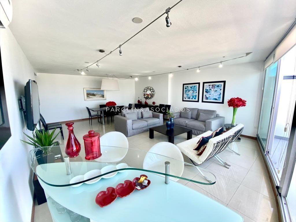 Pent House en venta de 3 dormitorios en edificio