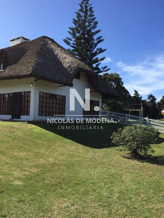 Casa en Venta en Playa Mansa Pinares 6 piscina y