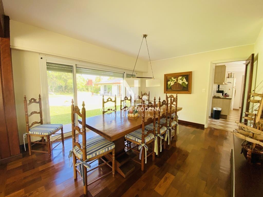 Impecable Residencia en la mansa a pasos del mar