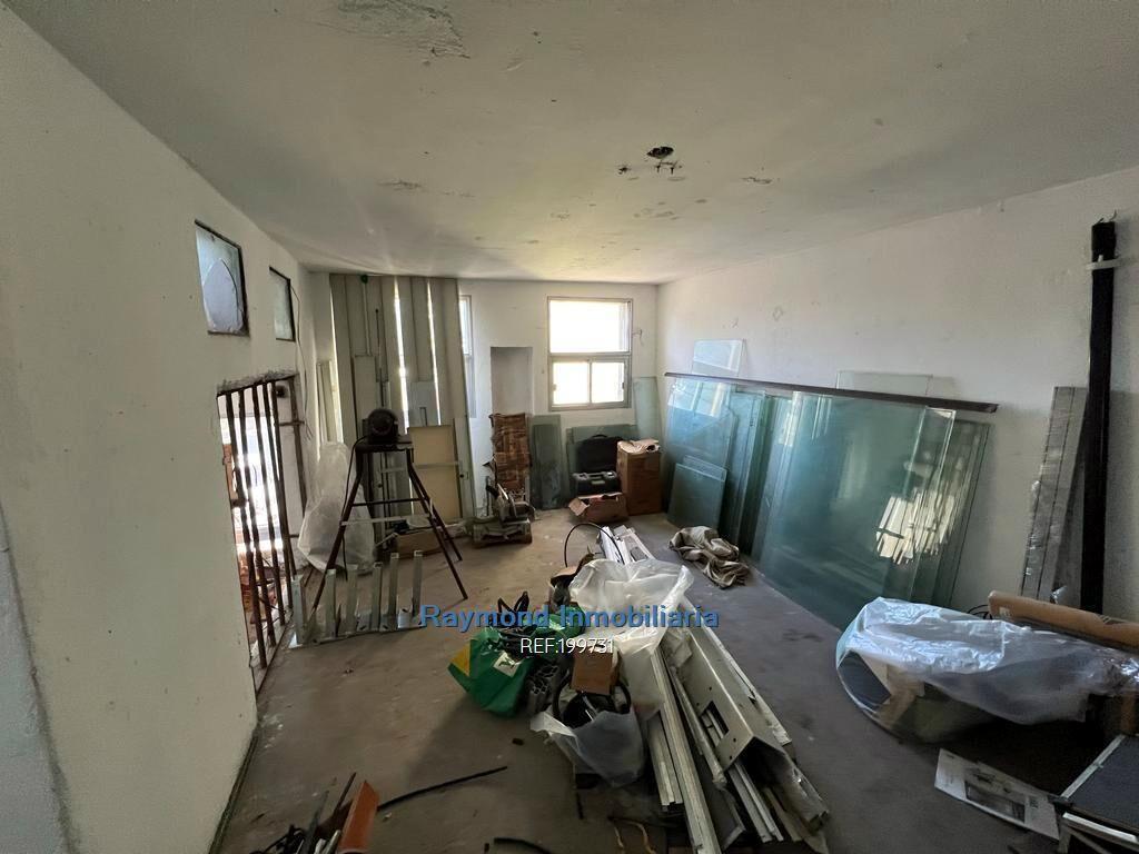 Venta local 1624m2 en Brazo Oriental con renta
