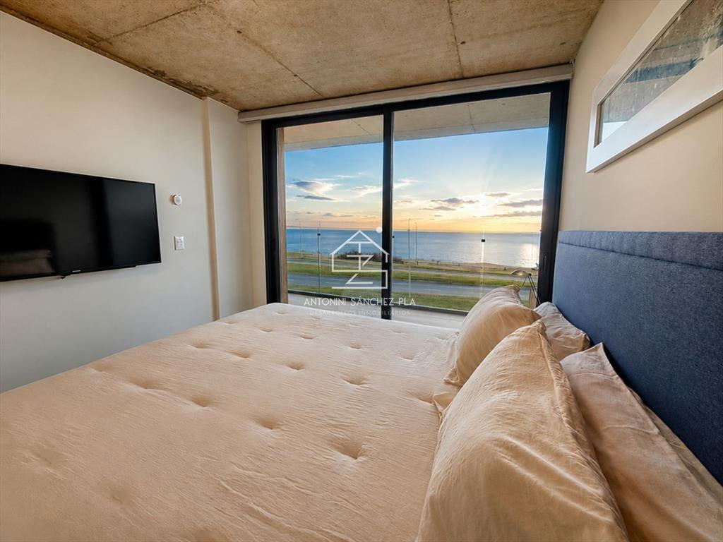 Espectacular departamento de 3 dormitorios frente al mar. W