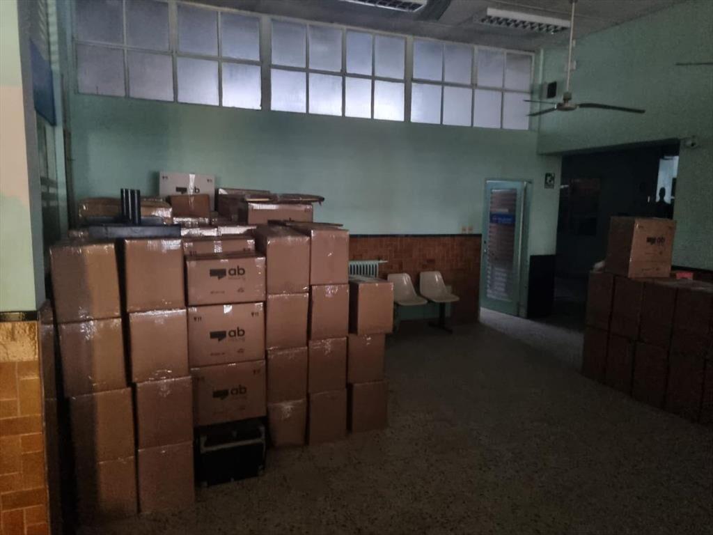 Colonia y Vazquez, edificio entero , 2465 m2 , 6 pisos , as