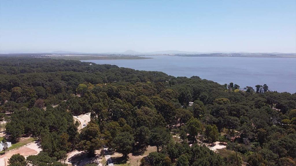 Exclusivo lote en Laguna del Sauce y cerca del mar, junto a