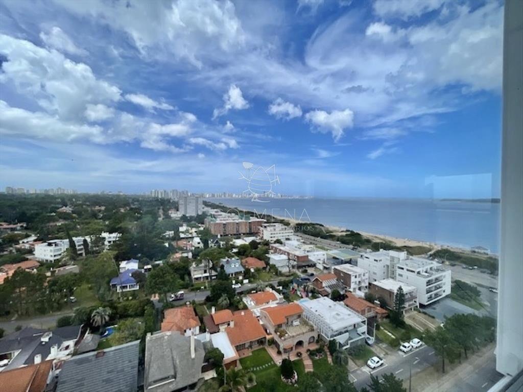 Apartamento en torre de categoría