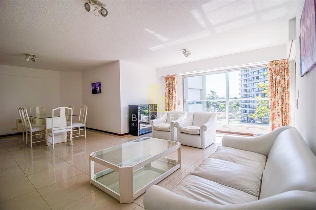 Venta de apartamento en Roosevelt de tres Punta