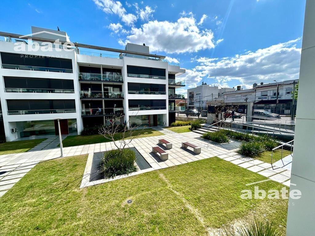Venta apartamento 3 dormitorios   garaje y box en Parque Ba