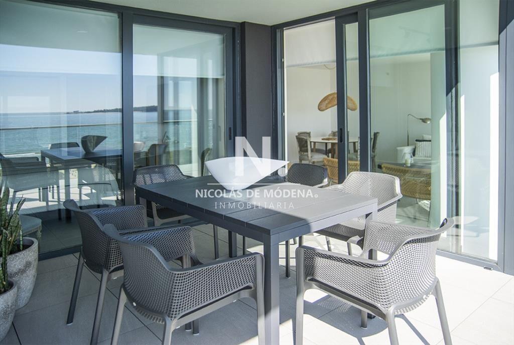 En venta hermoso departamento en Mansa con vista al mar. To