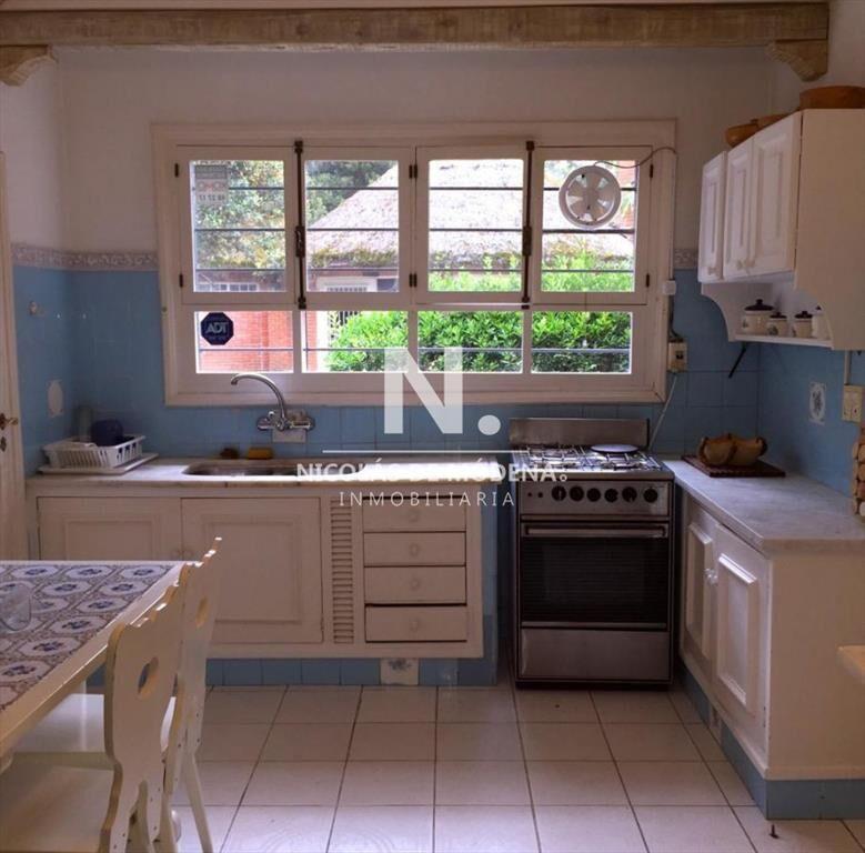 CASA EN VENTA EN PINARES, PLAYA MANSA , 4