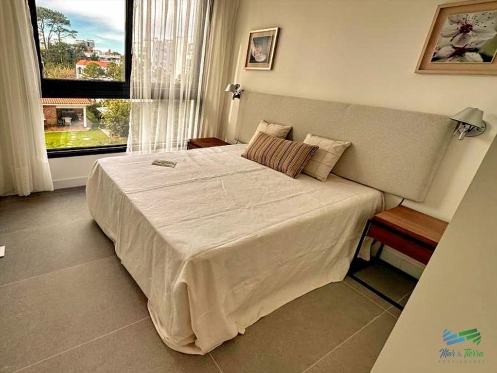 Vendo apartamento 1 y 1/2 dormitorios, a con en
